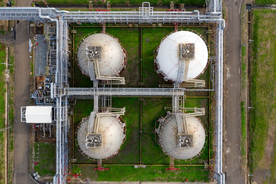 Aerial view of an energy storage facility with gas tanks